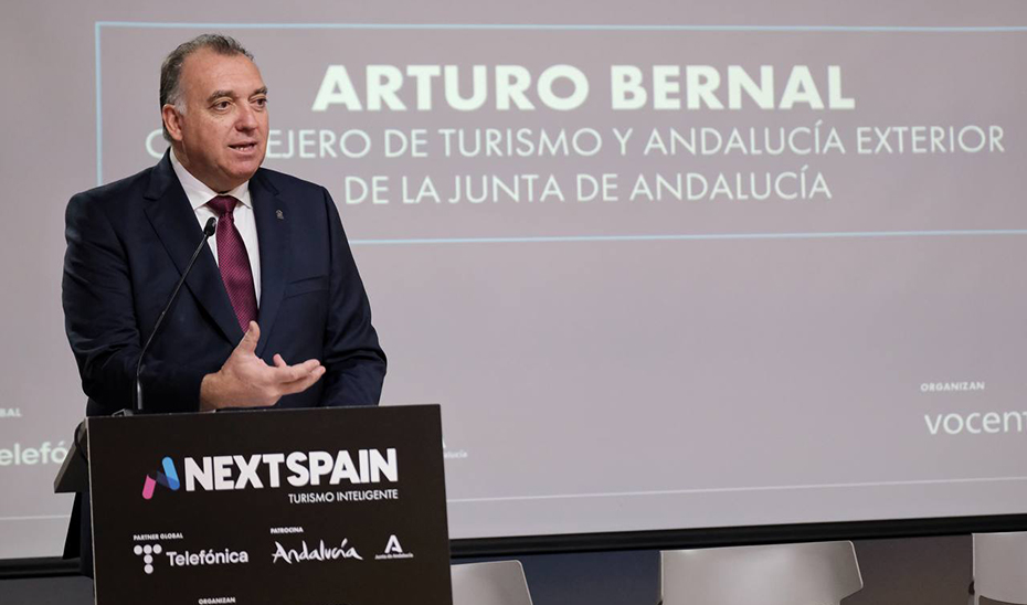 Imagen del artículo Más de un millar de inscritos en el primer curso gratuito de IA de Microsoft y Turismo Andaluz